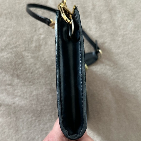 Louis Vuitton Black Epi Leather Pouchette - Picture 2 of 9